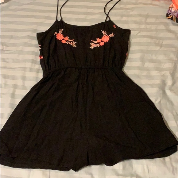 Embroided romper - Picture 7 of 7